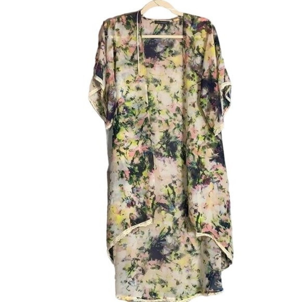 Chic Happens Womans M Floral Sheer Hobo Duster Kimono Crochet Trim